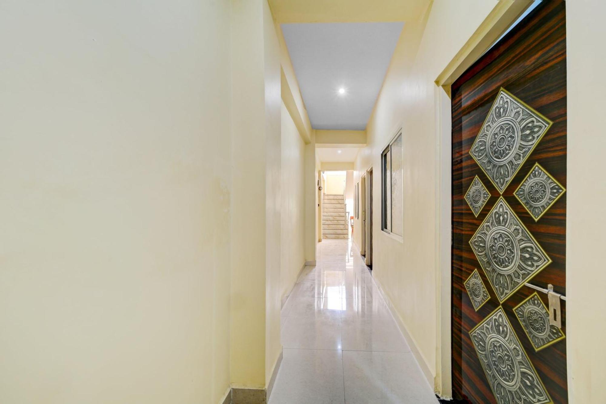 Hotel O Home Trimurti Guest House Guwahati Extérieur photo