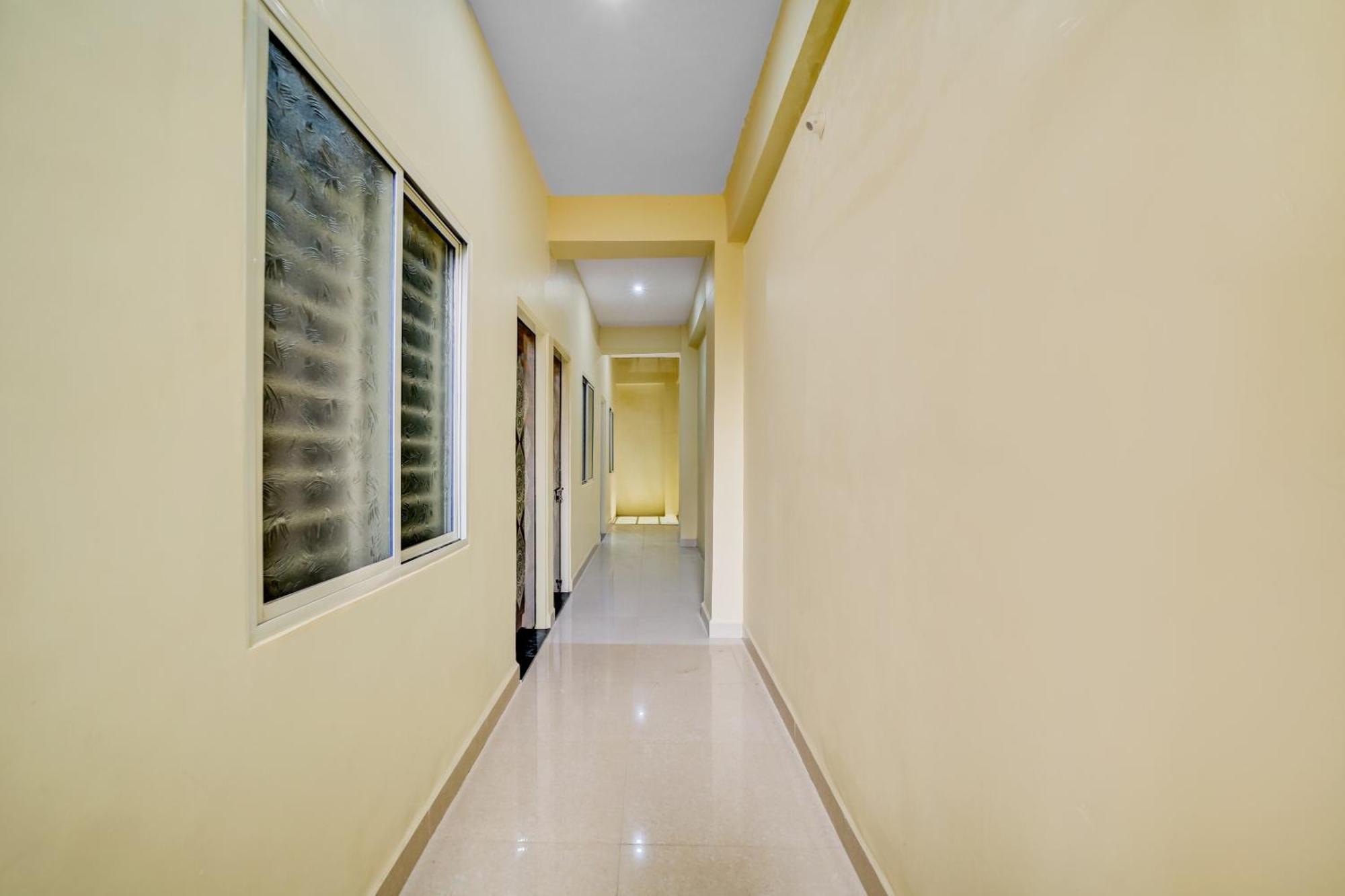 Hotel O Home Trimurti Guest House Guwahati Extérieur photo